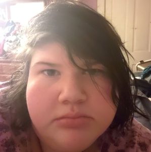 Meet your Posher, Caitlin